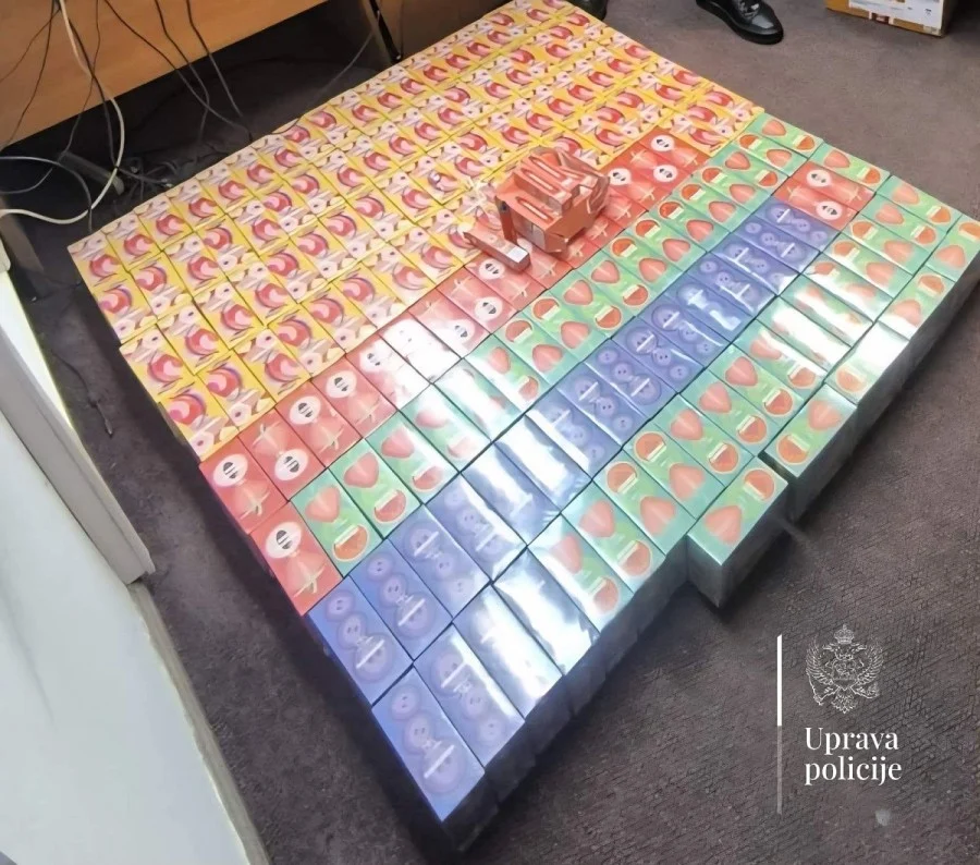 Uhapšen Podgoričanin, prevozio autom 1.570 komada elektronskih cigareta