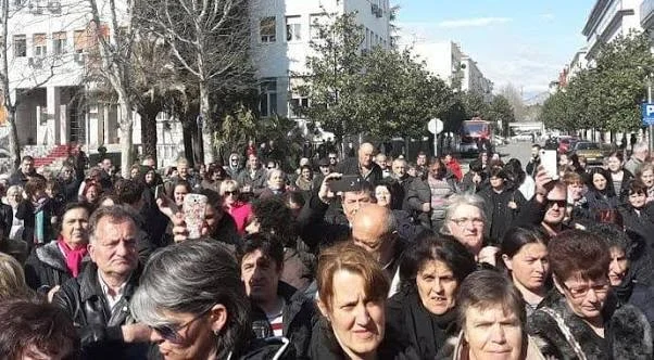 Pokrenuta peticija za povećanje naknada majkama sa troje i više djece
