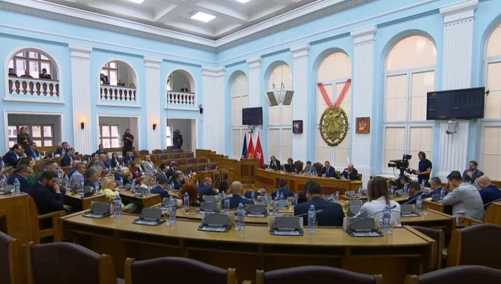 Nikolić dijelu većine: Vi ste naši lični neprijatelji