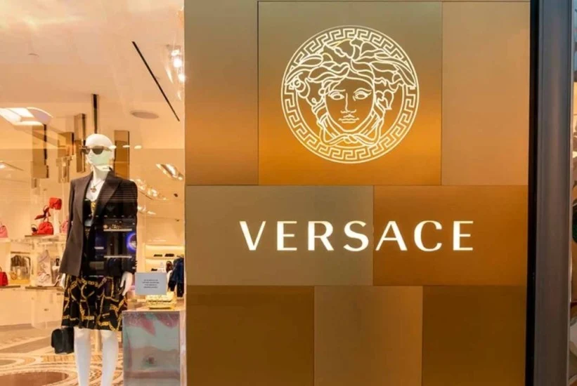Prada preuzima Versace: EK odobrila akviziciju vrijednu 1,25 milijardi eura