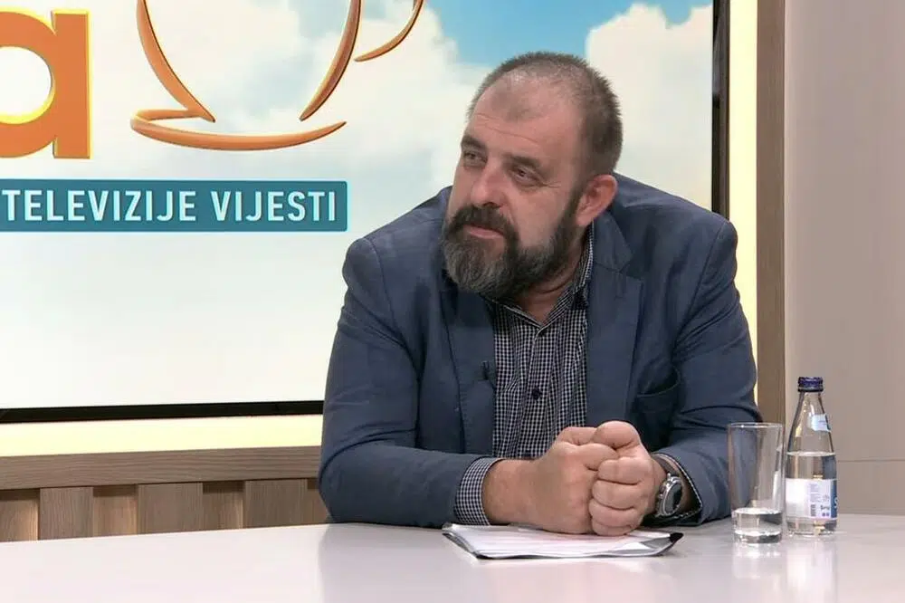 Lutajuća stoka postaje sve ozbiljniji rizik i u saobraćaju; Đaković: Opštine moraju odraditi svoj dio posla