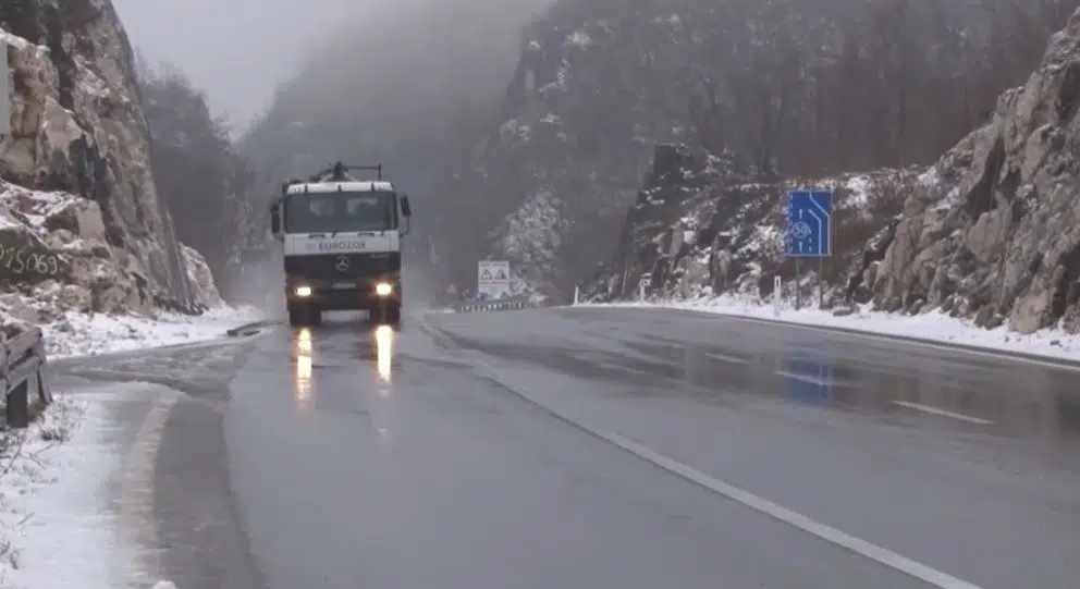 Zbog neposjedovanja zimske opreme u ovoj godini kažnjeno 376 vozača