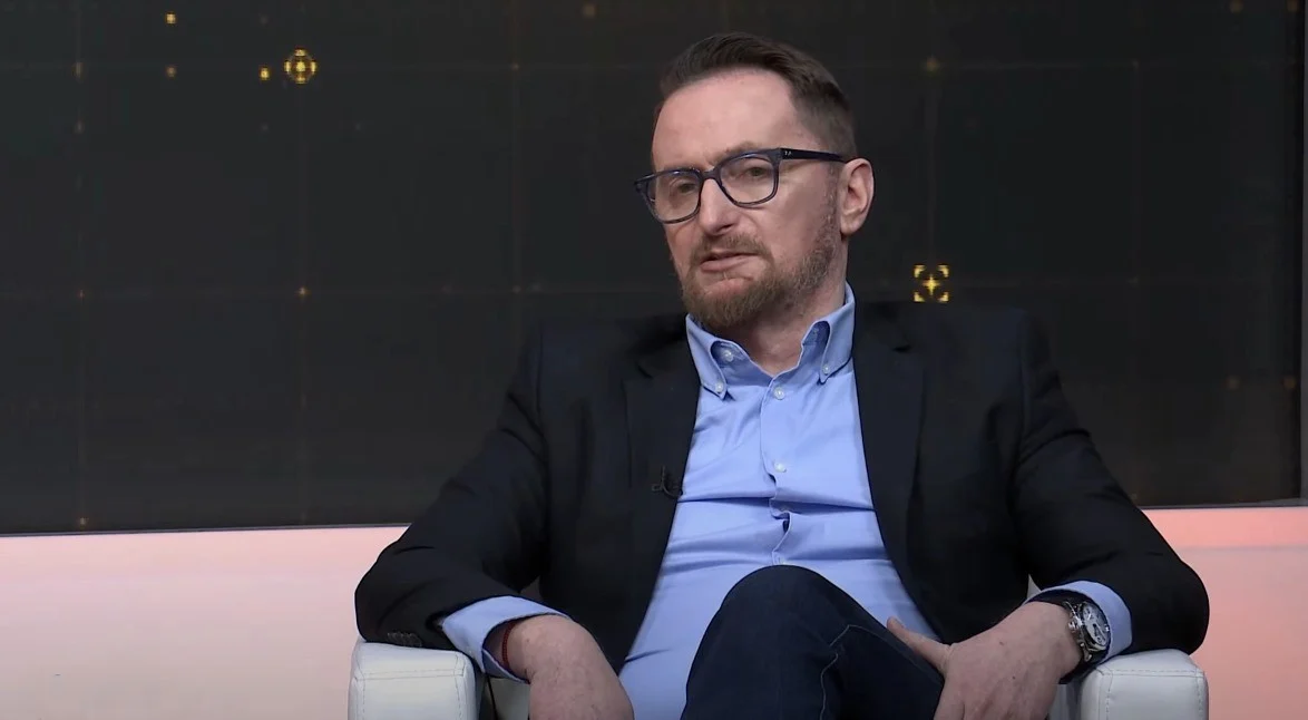 Filipović o vizama: Vlada da nađe modalitet kako bi se ublažio udar na sezonu