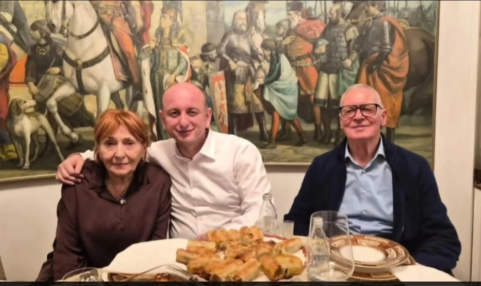 Knežević na slavu kod Aleksandra Vučića, pričali smo o krapu iz Skadarskog jezera a ne o kolektoru