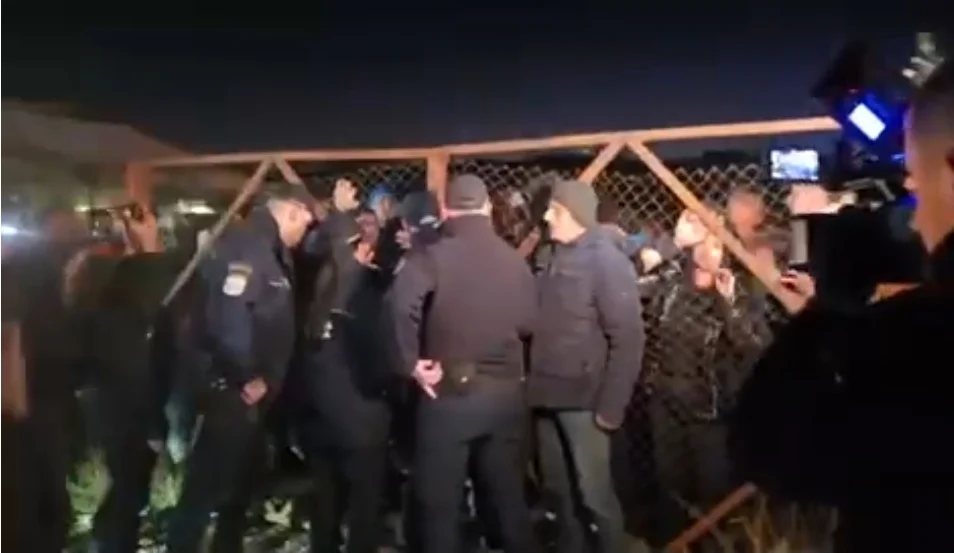 Tenzije u Botunu: Stigla policija, mještani spriječili pristup lokaciji za gradnju kolektora