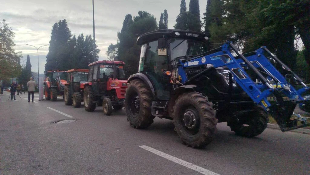 Počeo protest poljoprivrednika: Protest samo opomena, ukoliko se nadležni ogluše o zahtjeve, bićemo prinuđeni na radikalizaciju