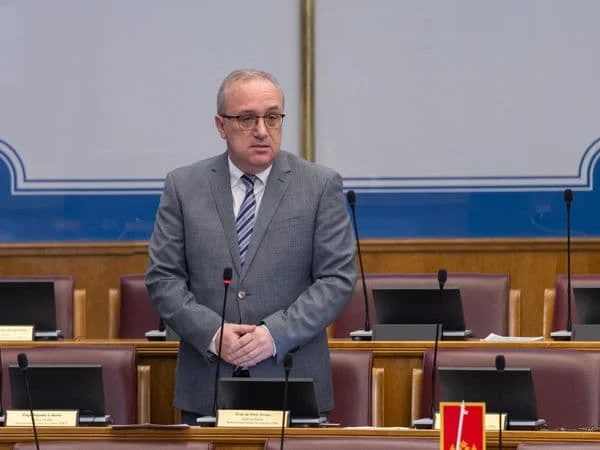 Zvrko: Za „povećanje“ penzija mogu se kupiti dvije tablete andola