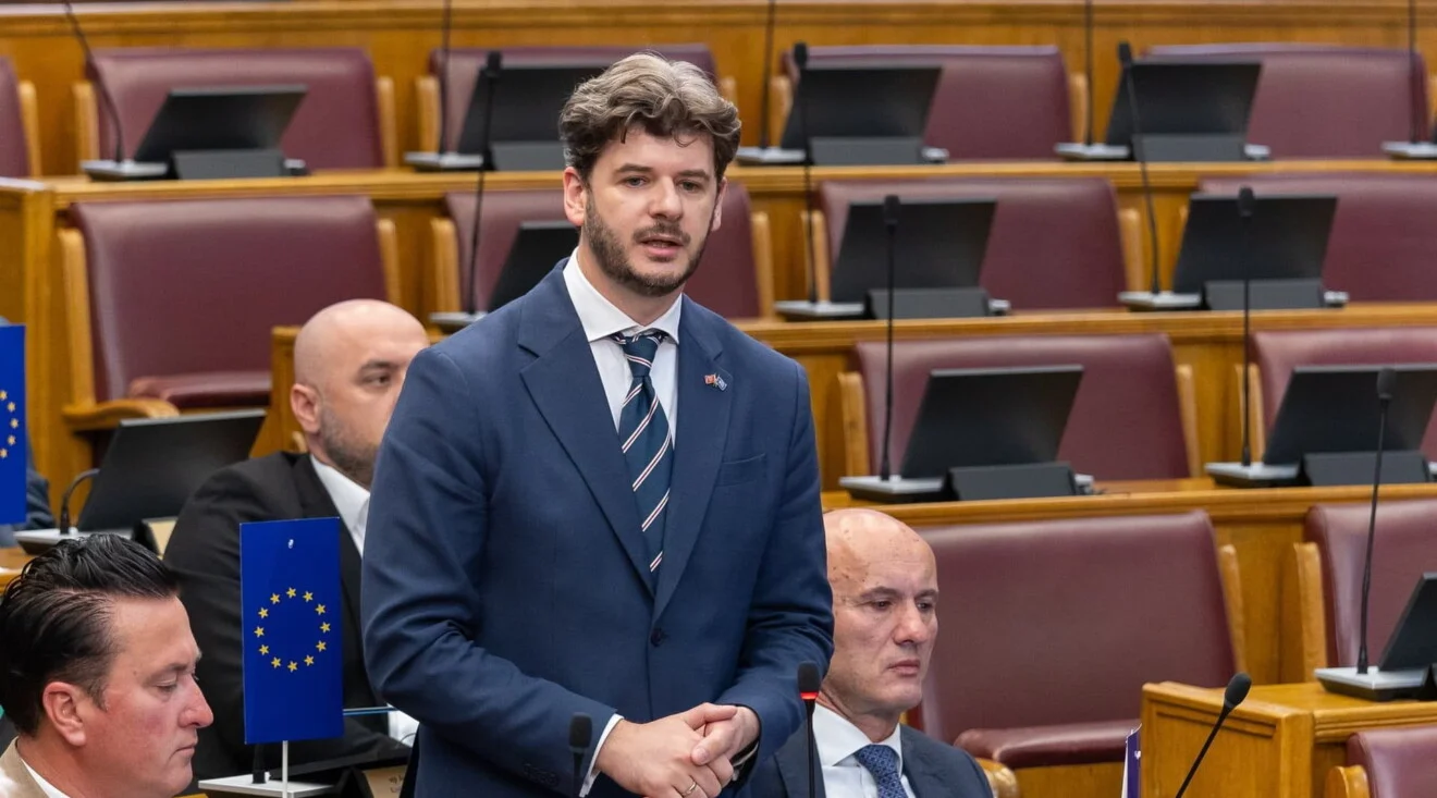 Čarapić: Konatar tvrdio da nema para, a sad predlaže povećanje penzija