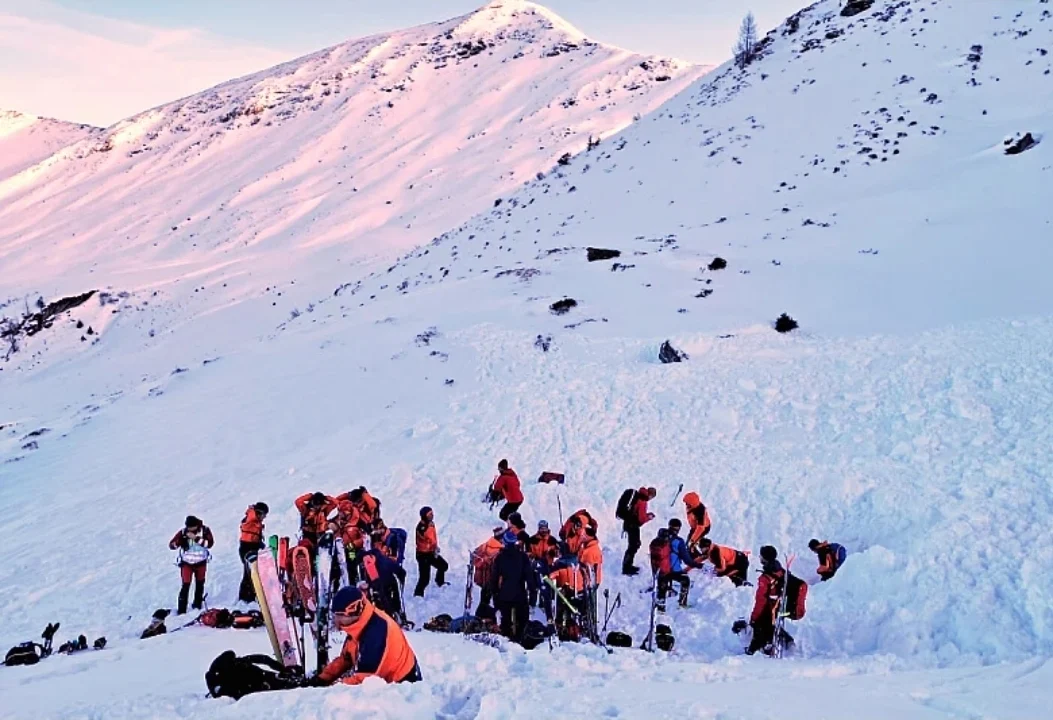 Pet skijaša poginulo u dvije lavine u Austriji