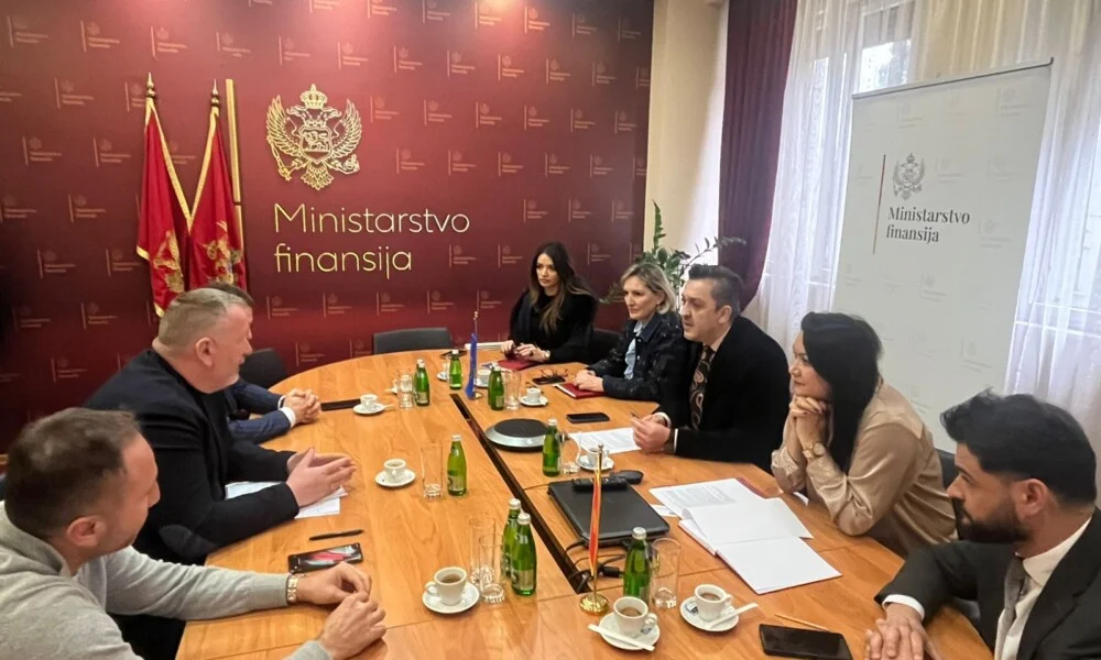 Ministar finansija  Novica Vuković održao je sastanak sa predstavnicima Udruženja prevoznika Crne Gore