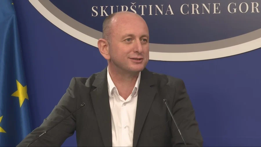Knežević: Čestitam trgovinu, koncern "Vijesti" kupljen, od utorka vjerovatno ja pišem kolumne