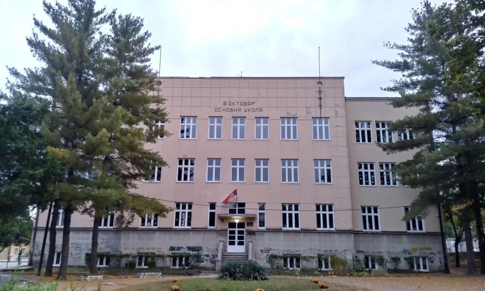 Prokuplje: Maloljetnici pretukli nastavnika škole i vršnjaka