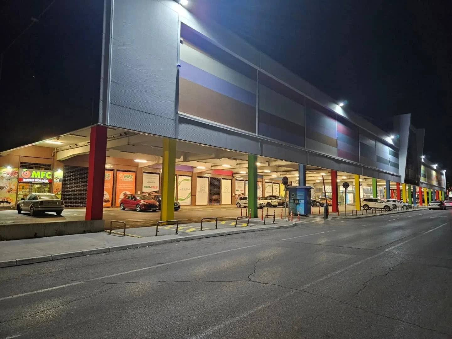 Paprene cijene u TC Bazar: Grčke mandarine 2,5 eura, kg dunja 5 eura, kivi tri eura