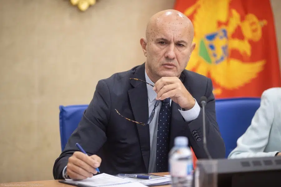 Laković: Sinu ću objasniti da treba da prekinemo porodičnu tradiciju navijanja za Crvenu zvezdu