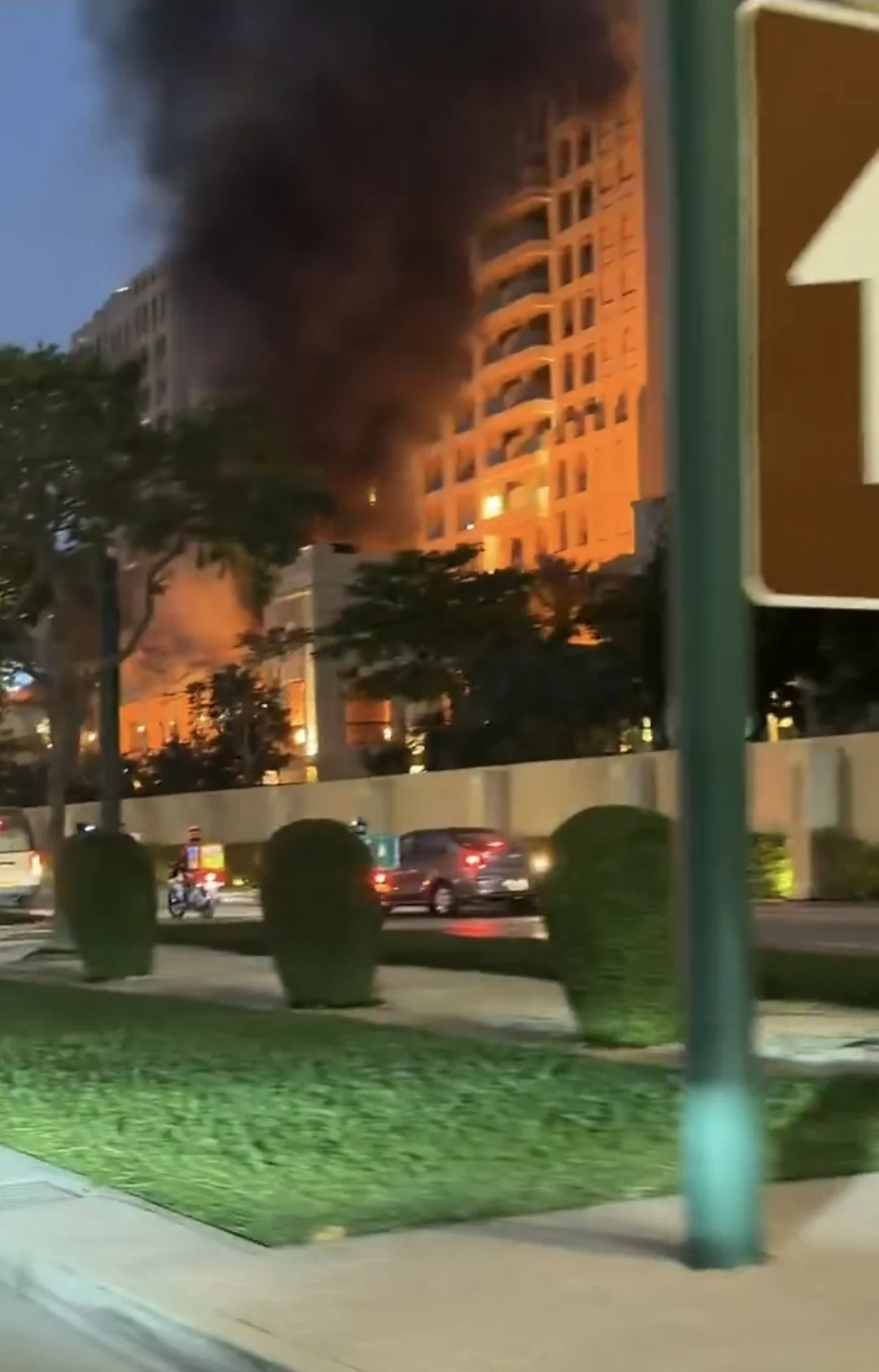 Požar u luksuznom hotelu u Dubaiju tokom raketnog napada