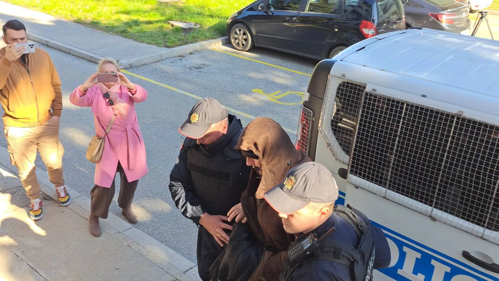 (FOTO/VIDEO) Aco Đukanović priveden u nikšićko Tužilaštvo