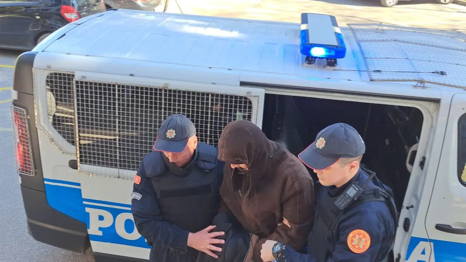 Puške Milove, municija policijska, a Aco Đukanović u betonjerci