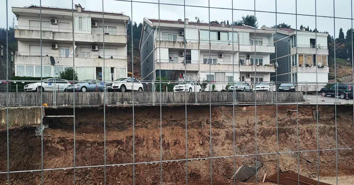 Ljubović: Obrušio se potporni zid parkinga pored gradilišta