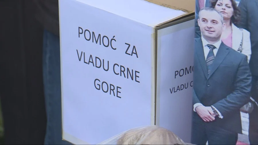 Penzioneri dali 600 eura za pomoć Vladi, poručuju da neće da se ponižavaju