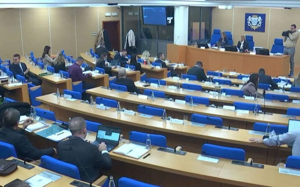 U toku sjednica Skupštine Glavnog grada: Odbornici o skraćenju mandata