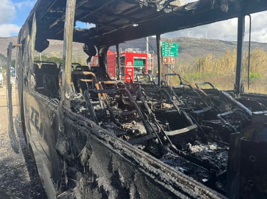 Izgorio autobus na putu Ulcinj- Bar
