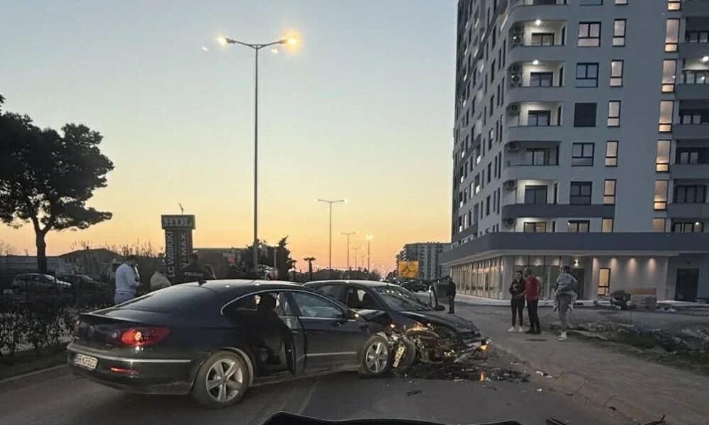 Udes na Bulevaru JNA, saobraćaj u prekidu