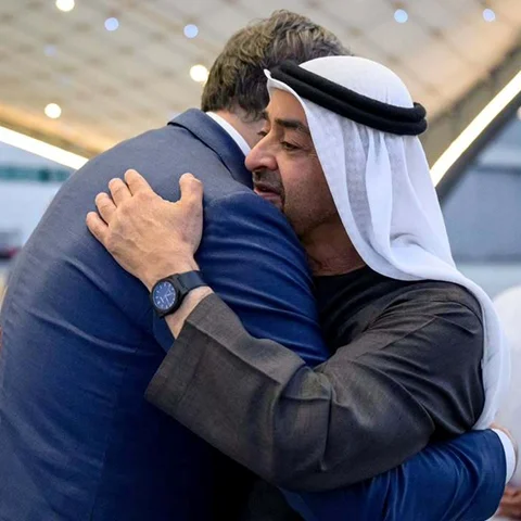 Vučić danas u Ujedinjenim Arapskim Emiratima, izgrlio se sa šeikom