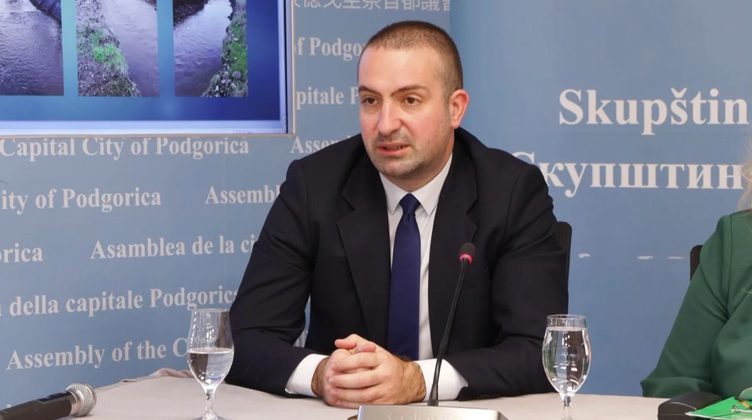 Nišavić: Iako je na gradilištu u Botunu namjerno zapaljen bager, radovi se nastavljaju bez zastoja