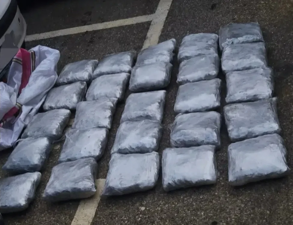 U Podgorici uhapšen mladić nakon filmske potjere: Drogiran prevozio 26 kg droge