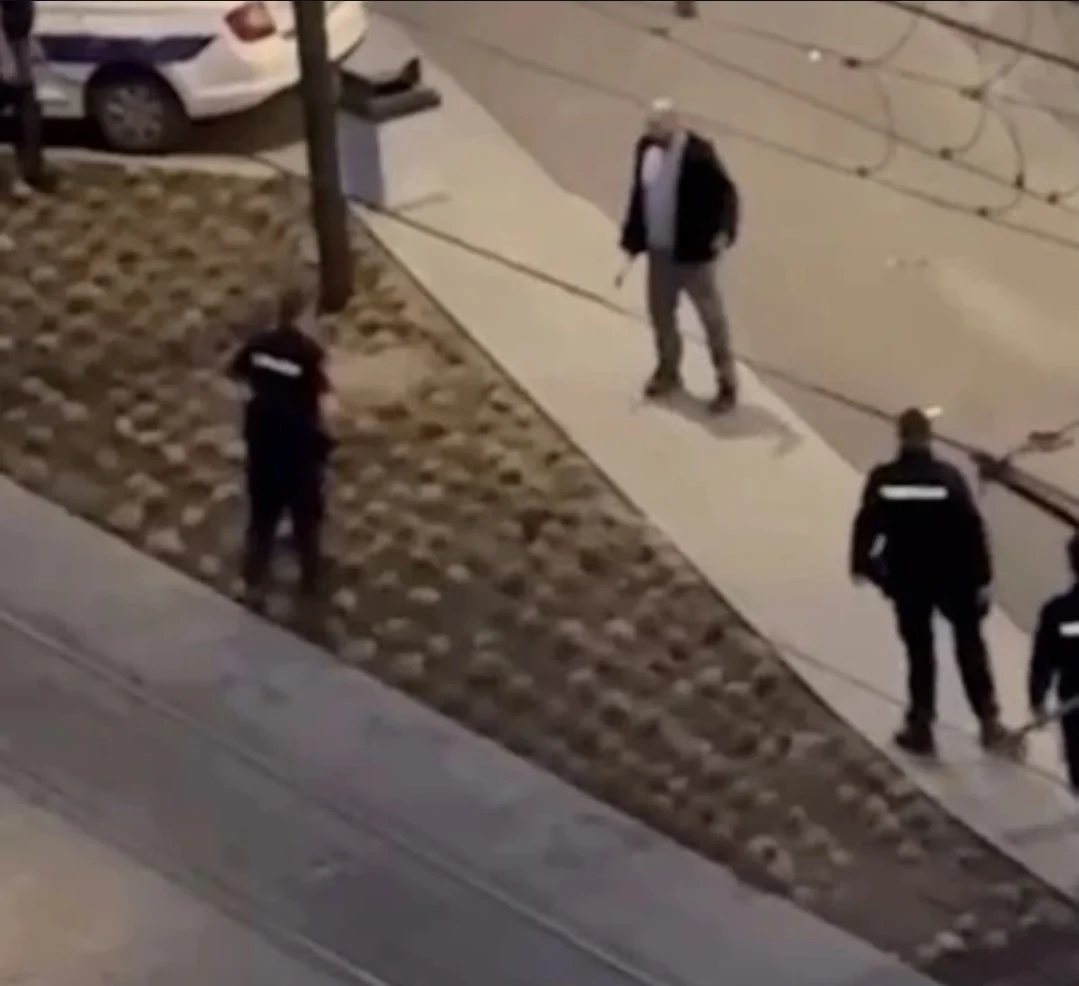 Uhapšen Dalibor M: U Beogradu čekićem razlupao šest policijskih auta