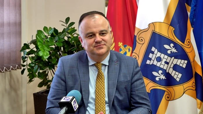 KATIĆ: Ne sputavamo nikog da 21.maja organizuje proslavu