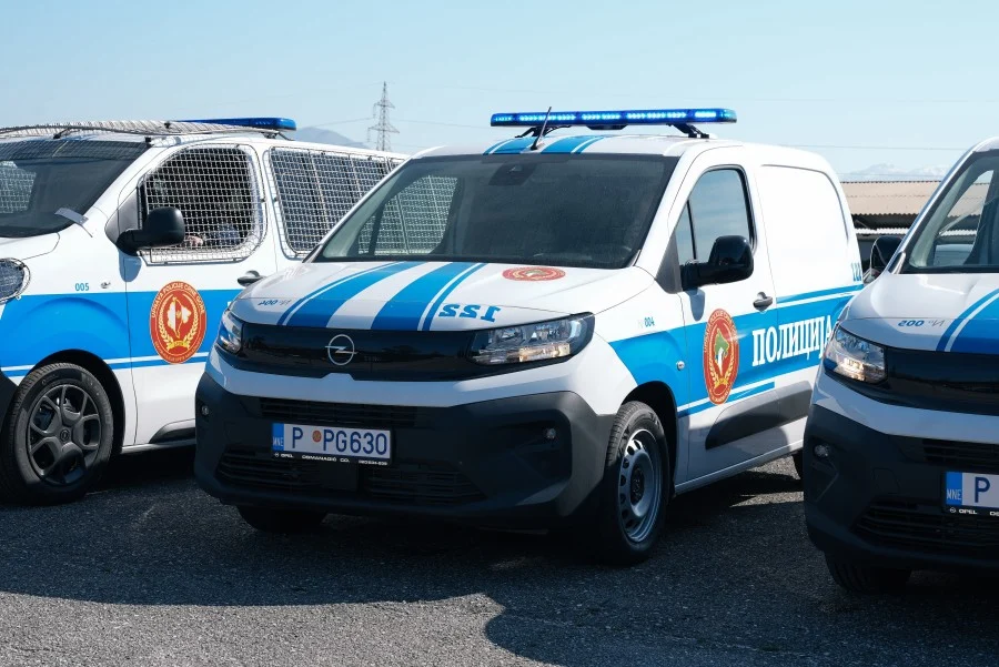Stigla nova policijska vozila, i interventna dobila nove marice (FOTO)