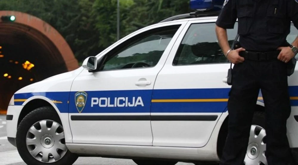 Vozač autobusa teško povrijedio dijete pa pobjegao sa mjesta nesreće