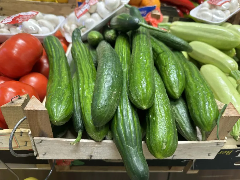 TC Bazar: Krastavci 3 eura, kg paradajza 3,5 eura