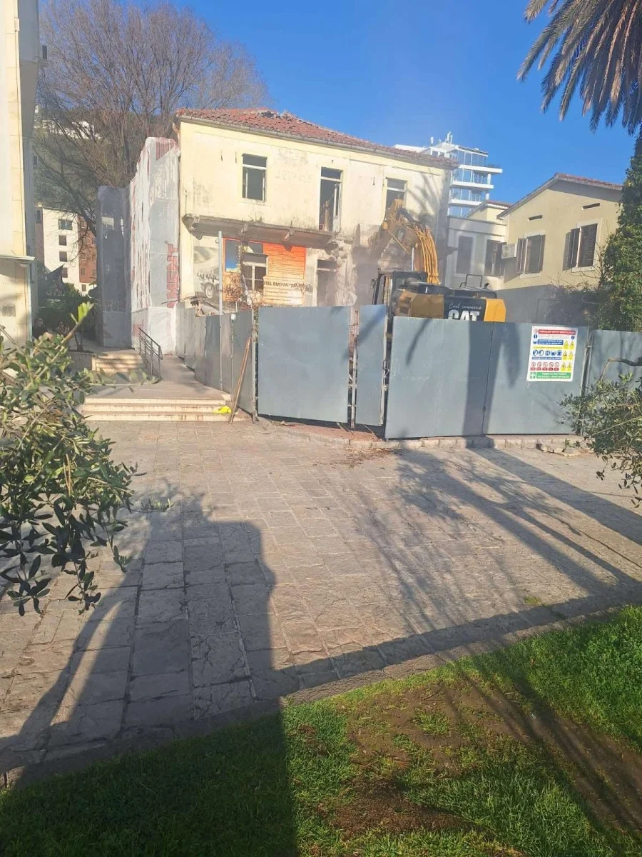Slovnić: Selektivno postupanje u Budvi – ruši se susjedni objekat, dok se našoj investiciji blokira pristup