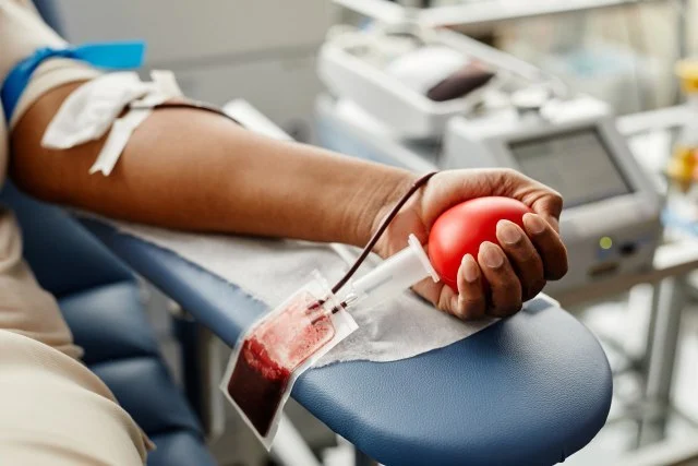 CRNA GORA: Dobrovoljni davaoci decenijama besplatno daju krv, privatne klinike naplaćuju krv za pacijente po enormnim cijenama