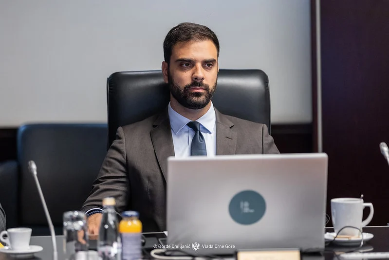 Radulović: Sve četiri trake bulevara Tivat-Jaz biće pod asfaltom do kraja maja
