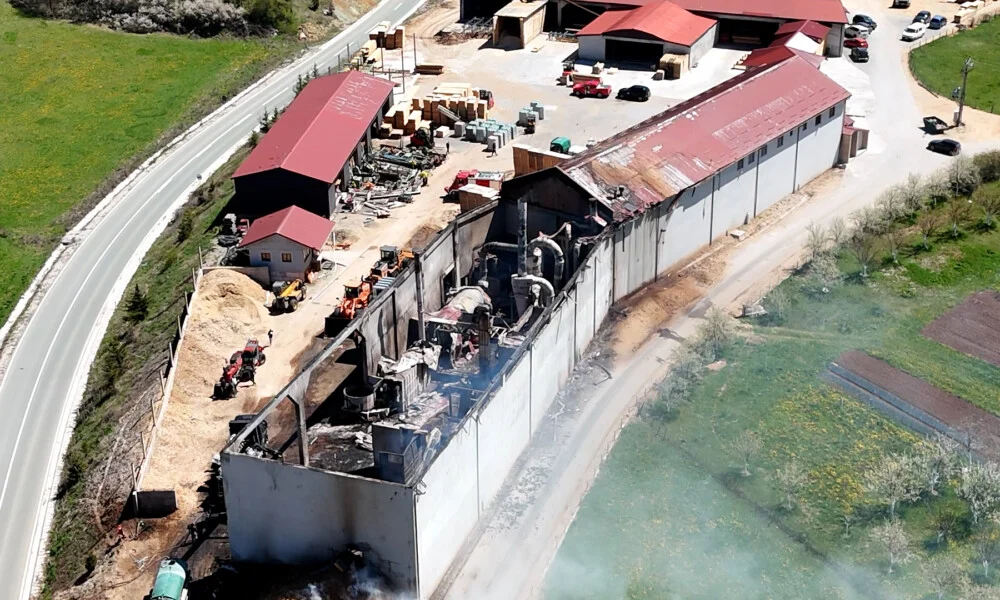 Izgorio pogon peletare „Jasen“, šteta veća od milion eura