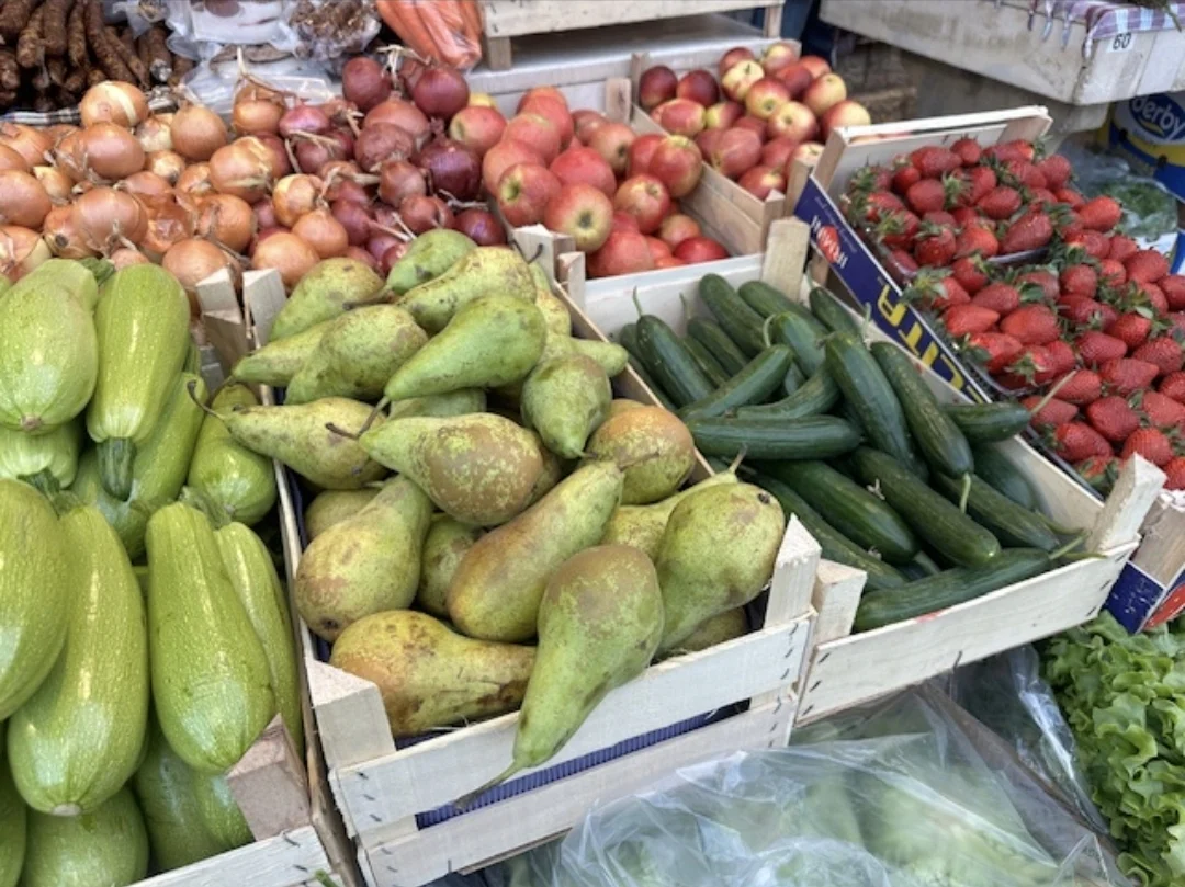 Cijene na najskupljoj CG pijaci: Kilogram paradajza 4 eura, domaća jagoda 10, kg brokolija 7 eura...