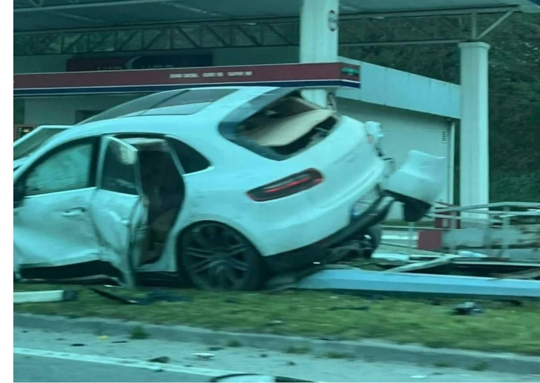 Poršeom uništio tablu s cijenama ispred benzinske pumpe