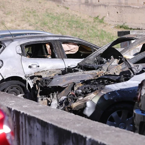 U požaru izgorjela 4 auta, među njima i skupocjeni Porsche Panamera