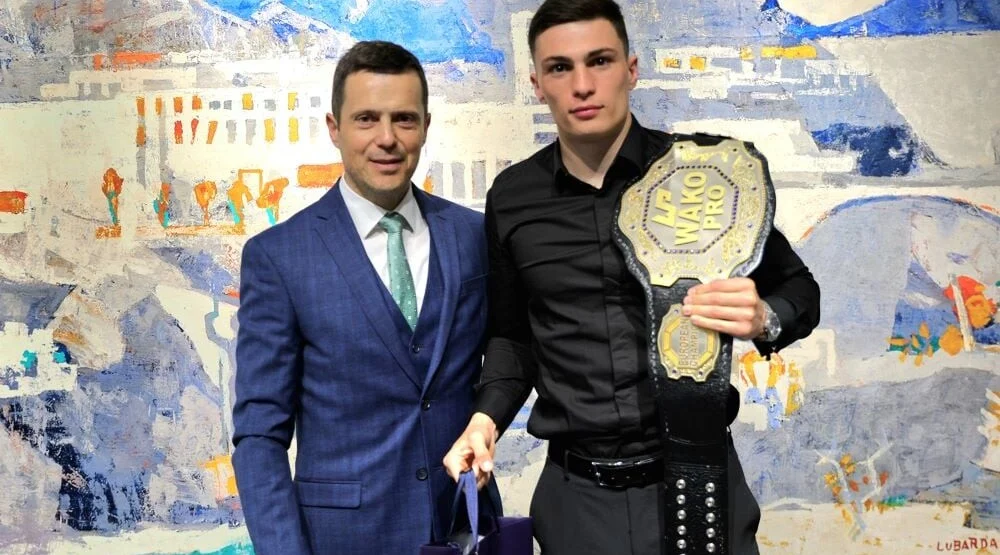 Mujović upriličio prijem za Čađenovića: Evropska titula ponos Podgorice i Crne Gore