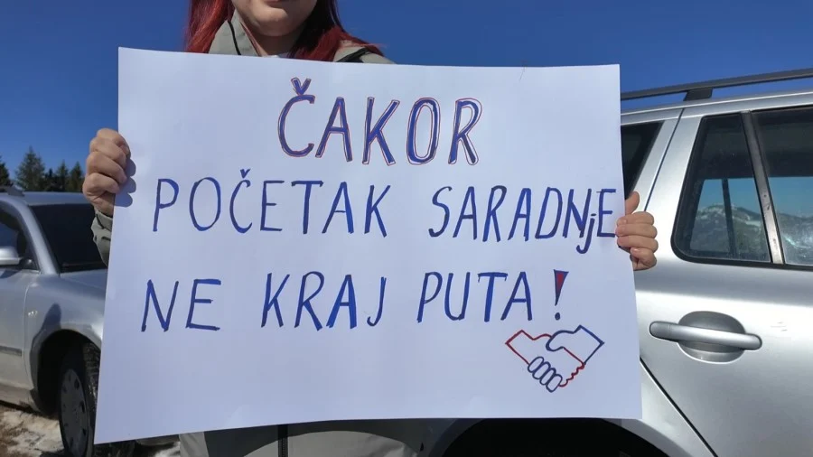 Plav: Održan protest na Čakoru, traže hitno otvaranje puta