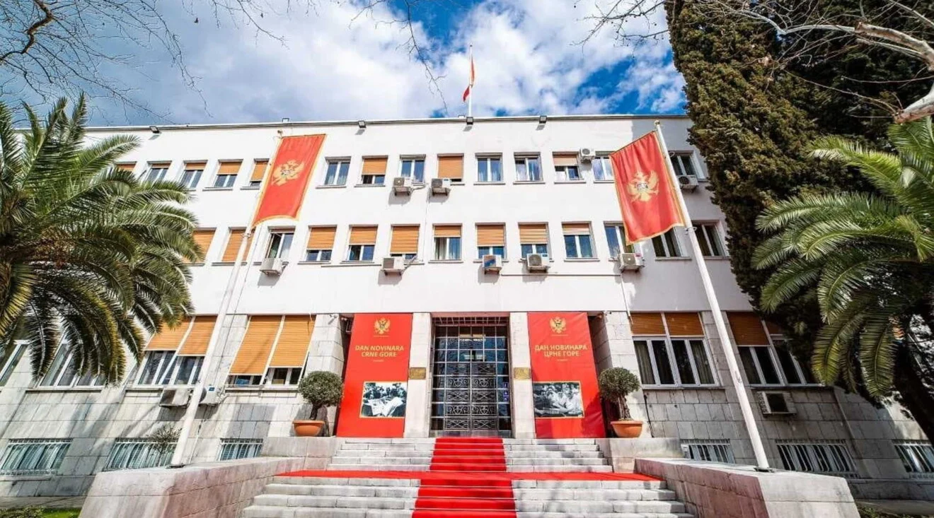 PES povukao iz skupštinske procedure predlog Zakona o statusu potomaka dinastije Petrović Njegoš i predložili novi