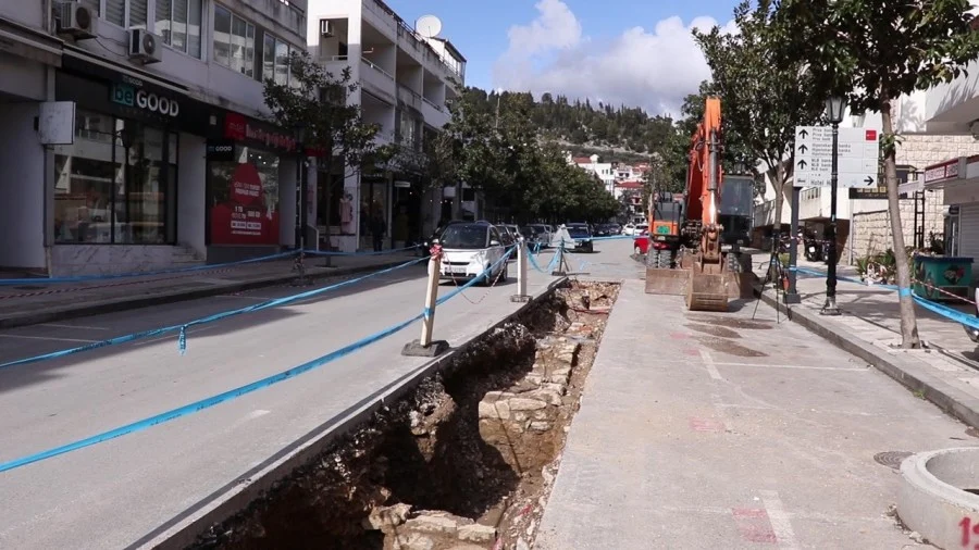Zaustavljeni radovi na vodovodnoj mreži u Ulcinju, pronađeni ostaci starih građevina