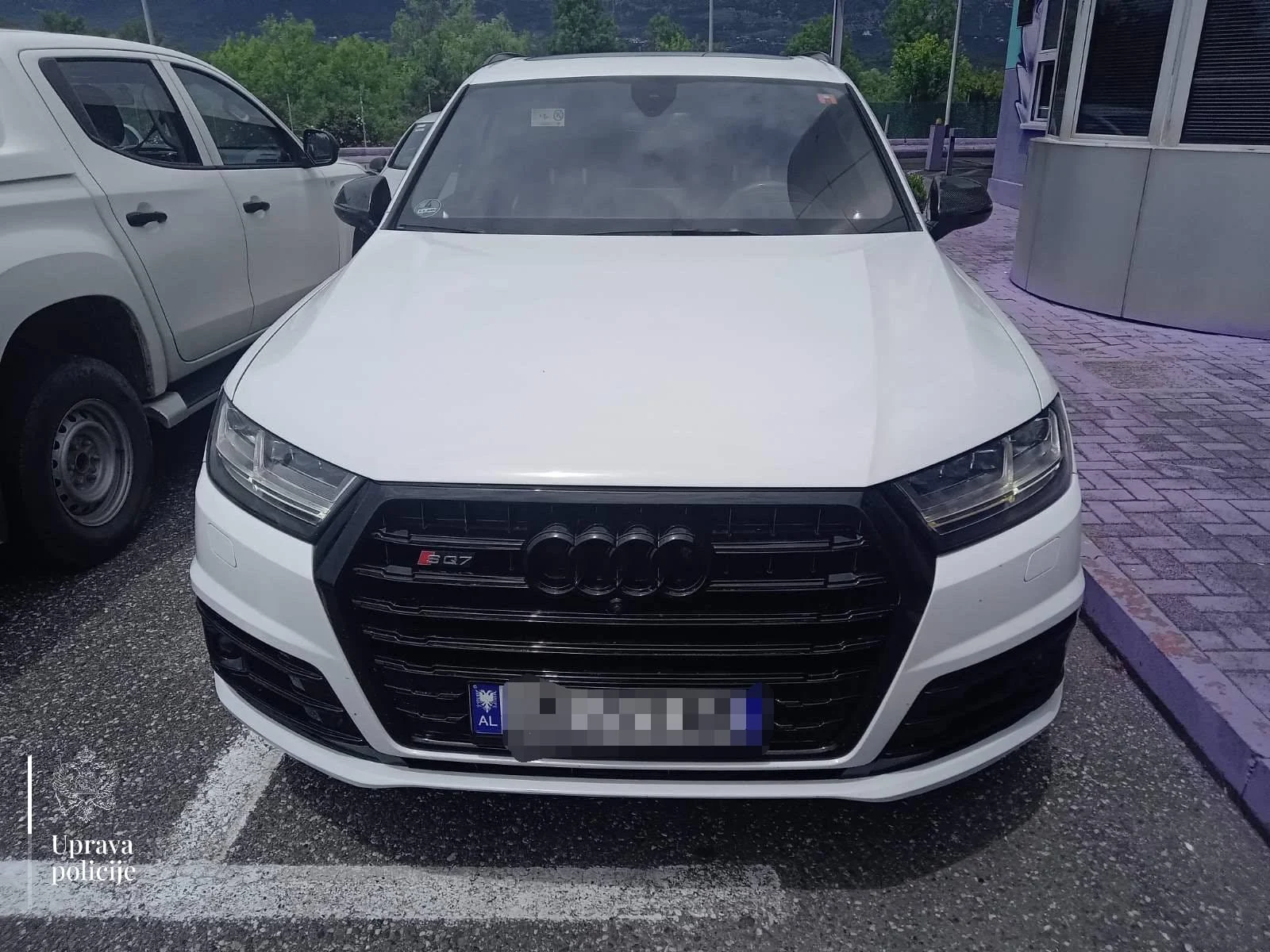 Policija oduzela luksuzni džip Audi SQ7