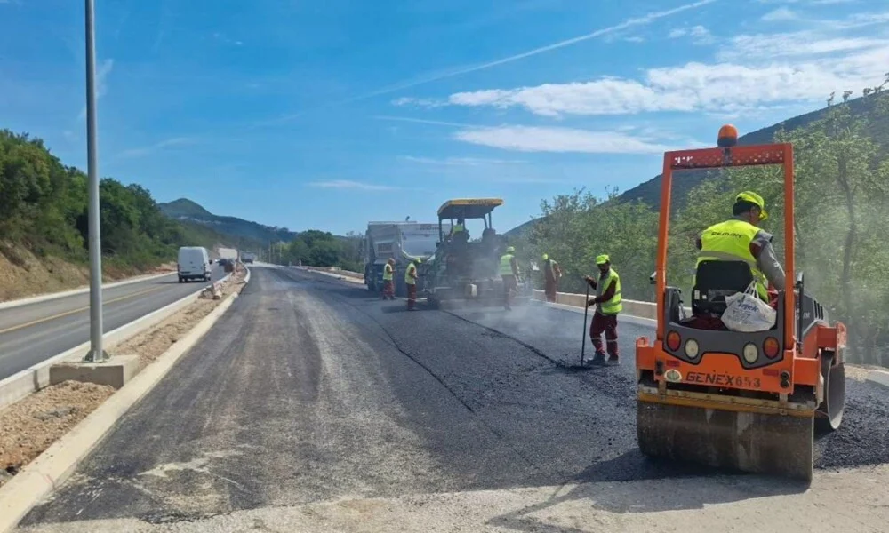 Radulović: Asfaltiran još jedan kilometar bulevara Tivat–Jaz, završeno oko 88 odsto trase
