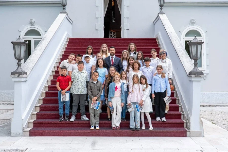 Predsjednik Milatović ugostio korisnike Dječjeg doma „Mladost“ i osnovce iz Herceg Novog