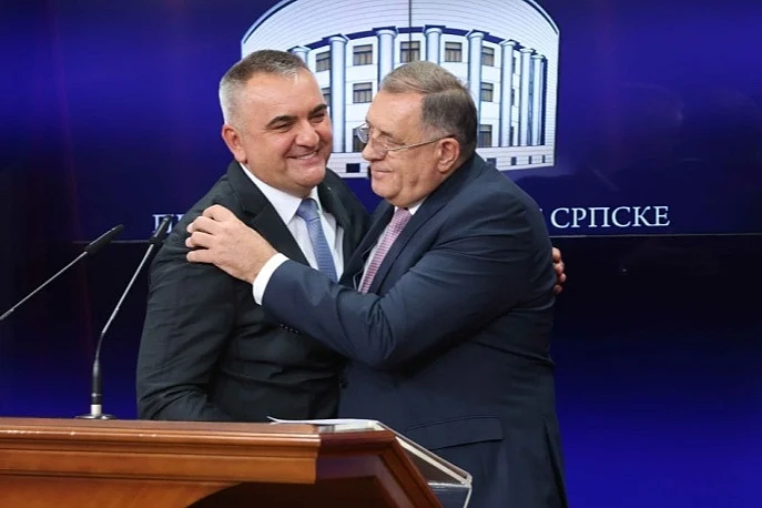 Premijer RS stihom iz "Gorskog vijenca" zahvalio Dodiku na Schmidtovom odlasku