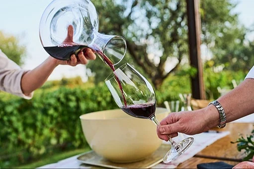 Sve se manje pije: Globalna potrošnja vina pala na najniži nivo od 1957. godine